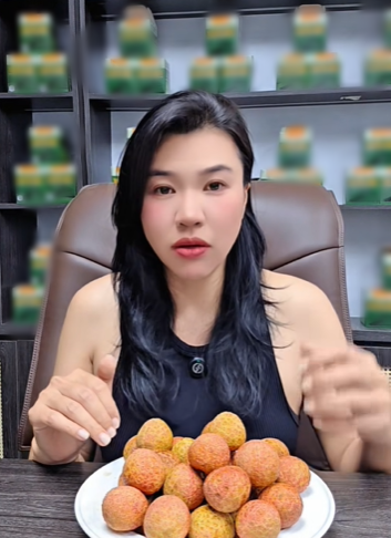 Mẹ Cua Cốm khen vải trứng Phù Cừ ngon nhất, người bán vải Thanh Hà: "Nói năng làm sao để mọi người tôn trọng nhé"- Ảnh 3.