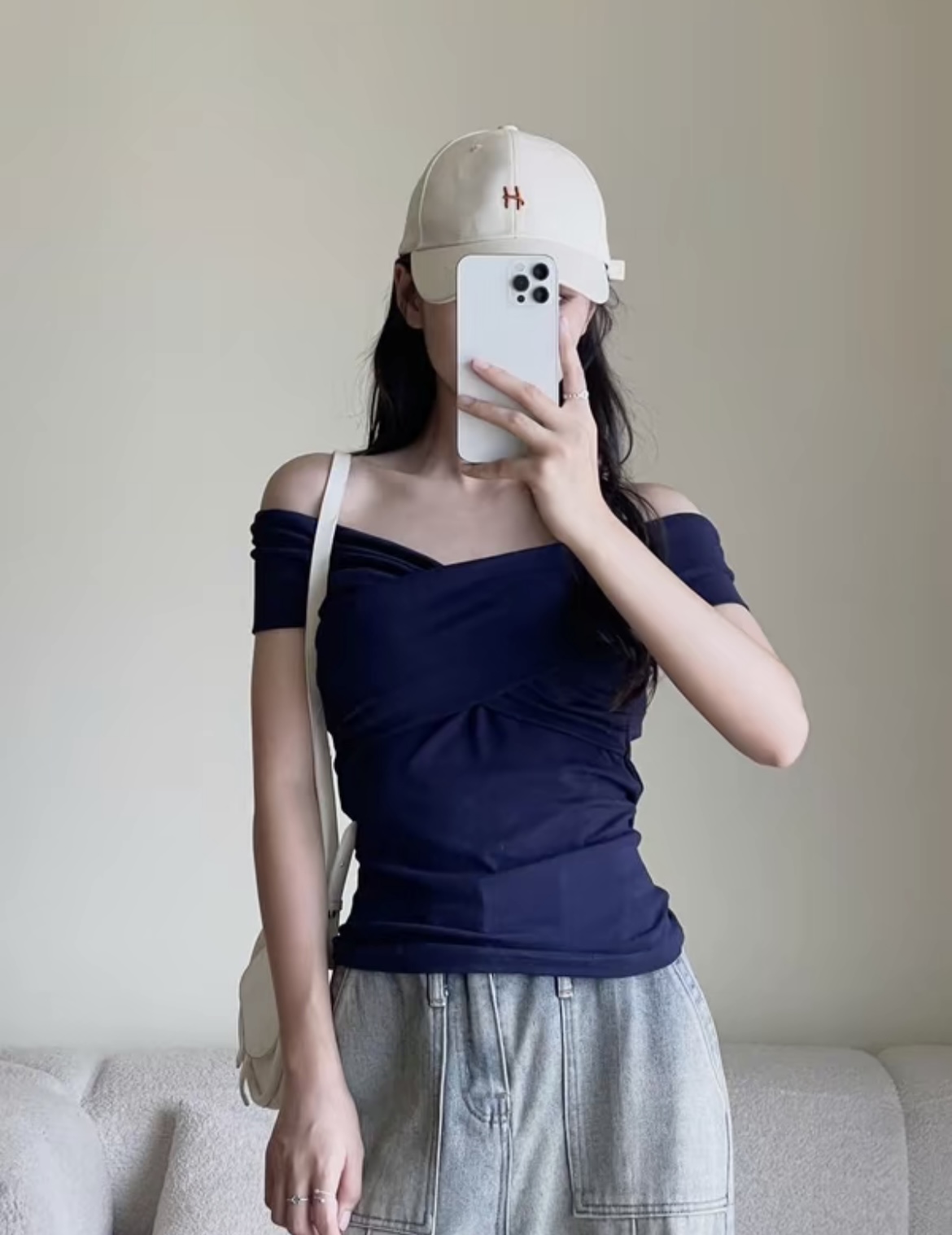 2 kiểu áo hot nhất hè này: Giá chưa đến 100k mà giúp vóc dáng thon thả hơn khi diện- Ảnh 12. 2 kiểu áo hot nhất hè này: Giá chưa đến 100k mà giúp vóc dáng thon thả hơn khi diện- Ảnh 12.
