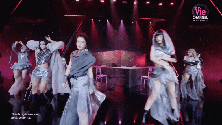 Nhân tố bị “hắt hủi” vì visual “lạc quẻ” nhất Em Xinh bỗng cực hot sau tập 1, đụng đâu hit đấy- Ảnh 2. Nhân tố bị “hắt hủi” vì visual “lạc quẻ” nhất Em Xinh bỗng cực hot sau tập 1, đụng đâu hit đấy- Ảnh 2.