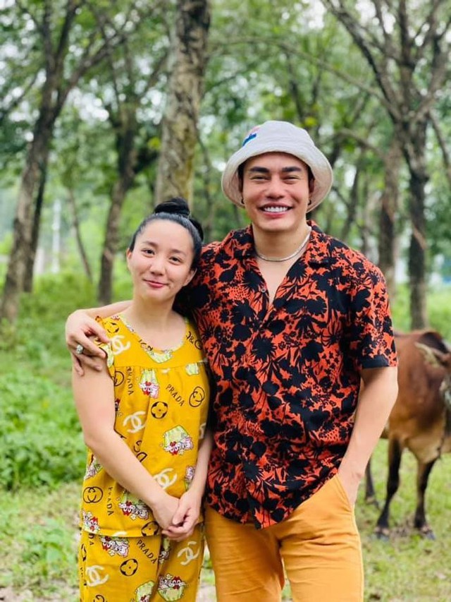 Vợ Lê Dương Bảo Lâm bị "bóc" bỏ bê chồng con, gia đình Chim Sẻ Đi Nắng gây bất ngờ- Ảnh 9.