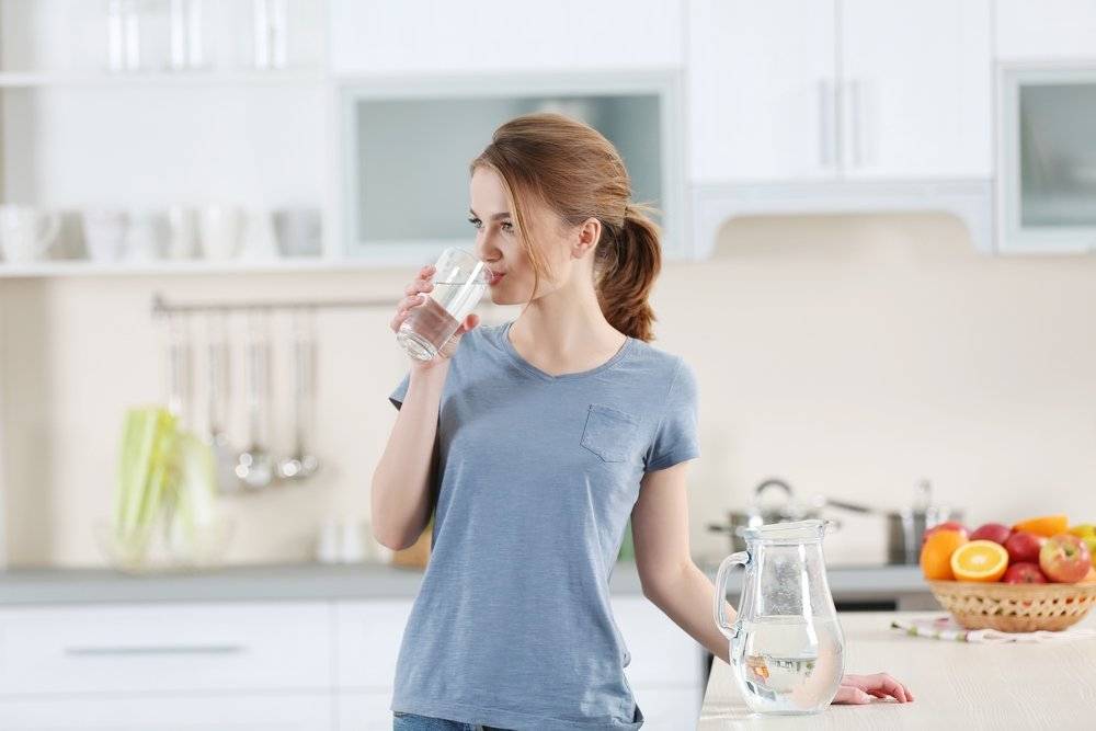 Không uống đủ nước khiến cơ thể mất nước, 8 căn bệnh này có thể sẽ "âm thầm" tìm đến bạn- Ảnh 4.