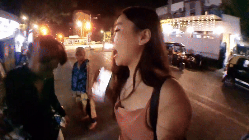 Nữ streamer xinh đẹp bất ngờ bị trai lạ "xàm sỡ" trên sóng, hoảng sợ tới tột cùng- Ảnh 5.