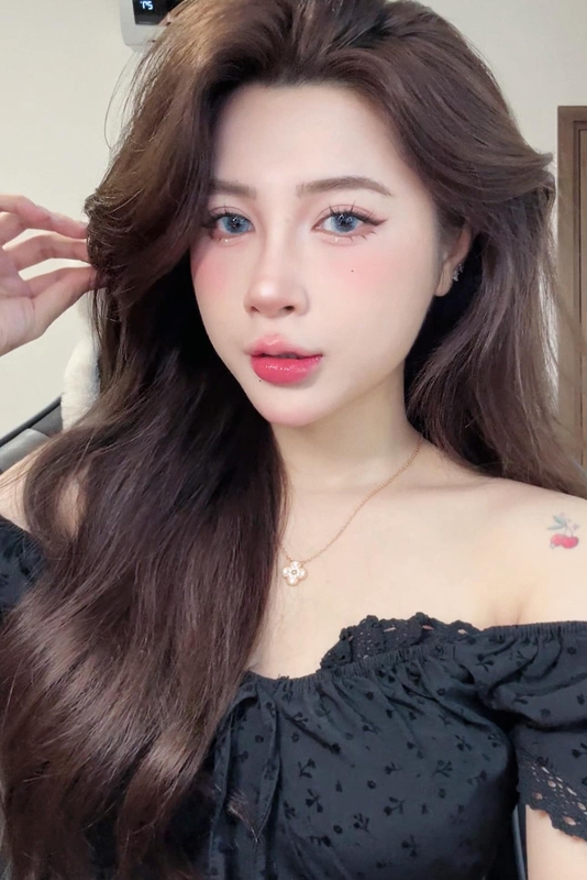 Chẳng diện đồ hở bạo, nữ streamer vẫn khiến fan nam ngẩn ngơ, ví như Seraphine đời thực- Ảnh 3. Chẳng diện đồ hở bạo, nữ streamer vẫn khiến fan nam ngẩn ngơ, ví như Seraphine đời thực- Ảnh 3.