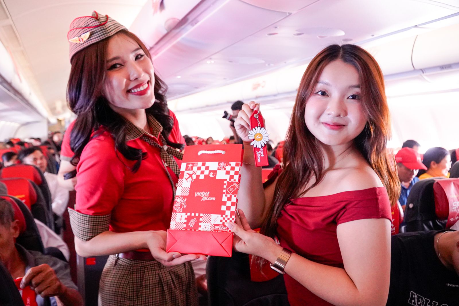 Trải nghiệm không khí đại nhạc hội ngay từ chuyến bay Vietjet đến K-Star Spark Hà Nội- Ảnh 1.