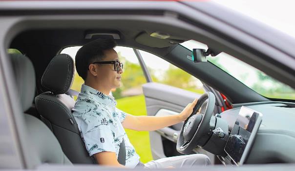 Chủ doanh nghiệp chọn VinFast VF 9: “Trải nghiệm sử dụng vượt trội trong tầm tiền, dịch vụ hậu mãi vượt tầm xe sang”- Ảnh 3.
