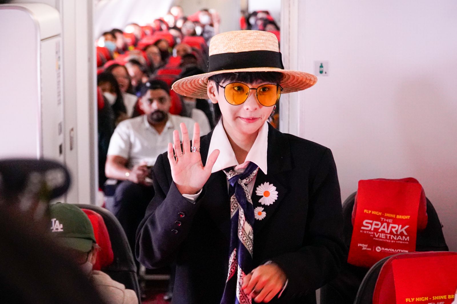 Trải nghiệm không khí đại nhạc hội ngay từ chuyến bay Vietjet đến K-Star Spark Hà Nội- Ảnh 7.