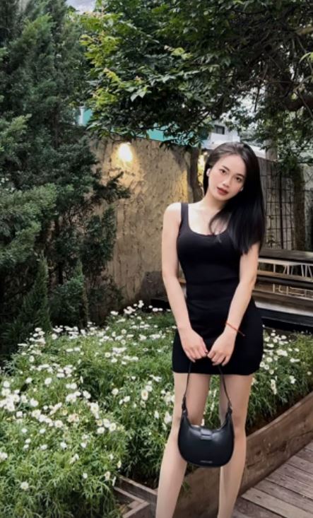 Vợ mới cưới của Hồ Văn Cường lộ vòng 2 lùm lùm nghi vấn mang bầu khác hẳn lúc diện bikini nóng bỏng- Ảnh 4.