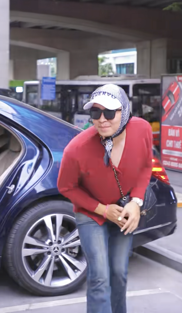 Cỡ này mới chịu: G-Dragon suýt “đụng độ” bản fake hot nhất Việt Nam tại sân bay Nội Bài- Ảnh 5.