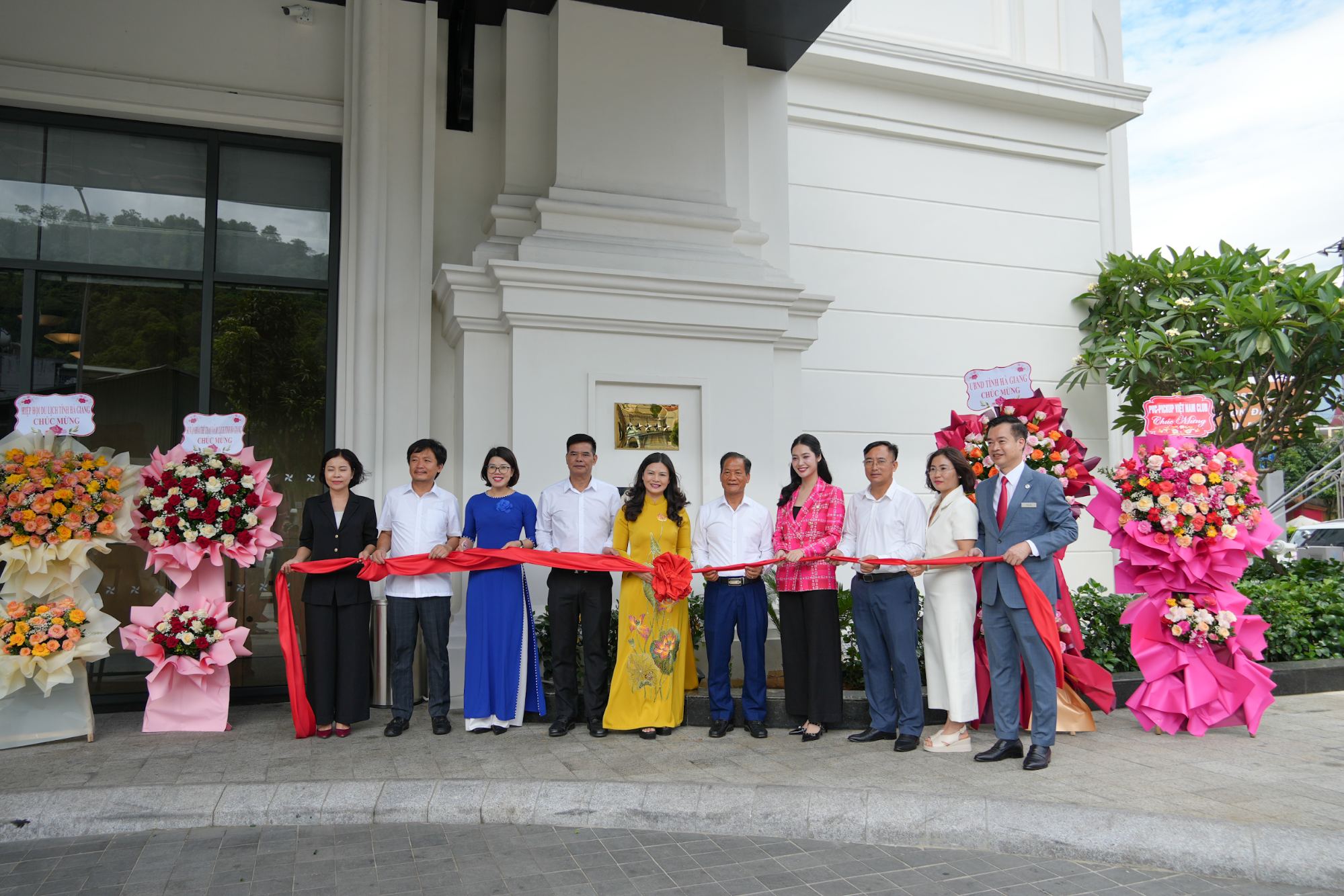 Hà Giang có khách sạn 5 sao đầu tiên được trao chứng nhận- Ảnh 1.