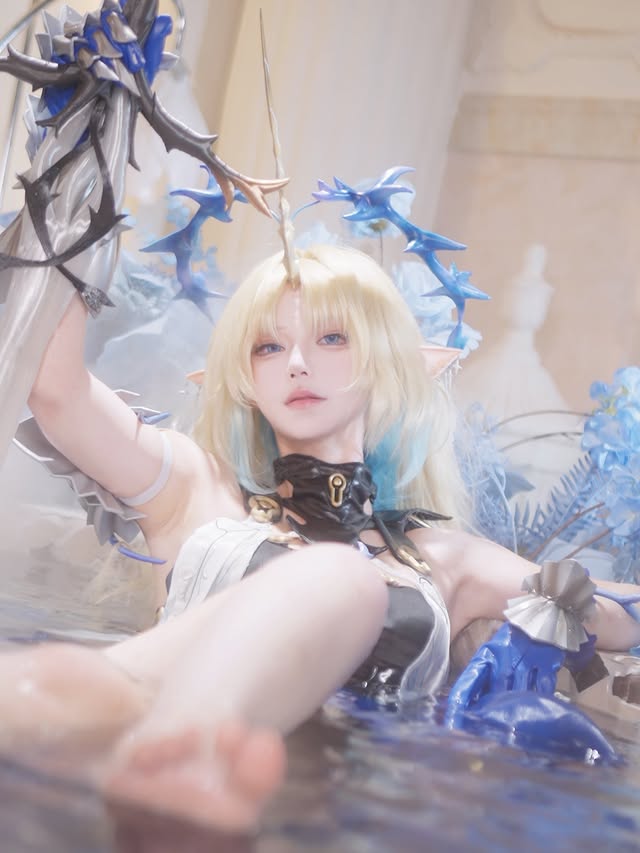 Nữ coser xinh đẹp biến hình khiến fan đứng ngồi không yên- Ảnh 1.