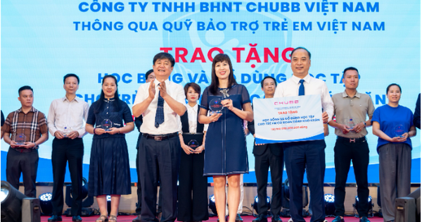 Gần 2.000 suất học bổng được Chubb Life trao tặng trong Tháng Hành động vì trẻ em 2025- Ảnh 1.