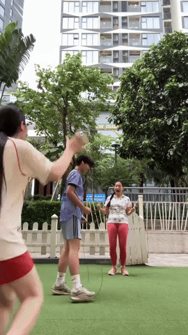 Chu Thanh Huyền lộ diện giữa lùm xùm bán hàng, thái độ gây chú ý- Ảnh 1.