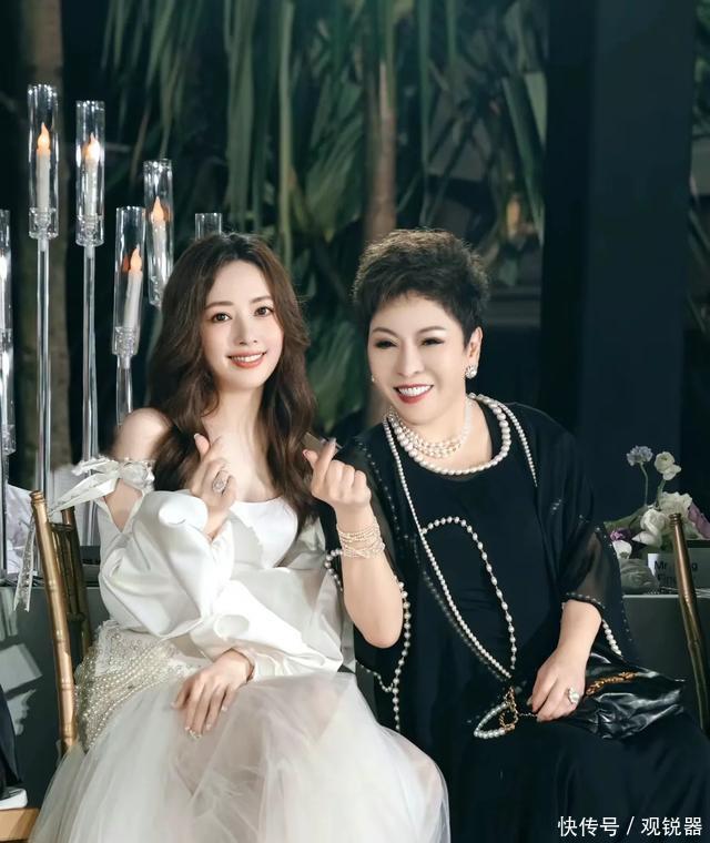 "Mẹ chồng số 1 showbiz" hết thưởng nóng 666 tỷ tiền mặt, lại mua đất mua nhà tặng con dâu chỉ vì 1 lí do- Ảnh 3.
