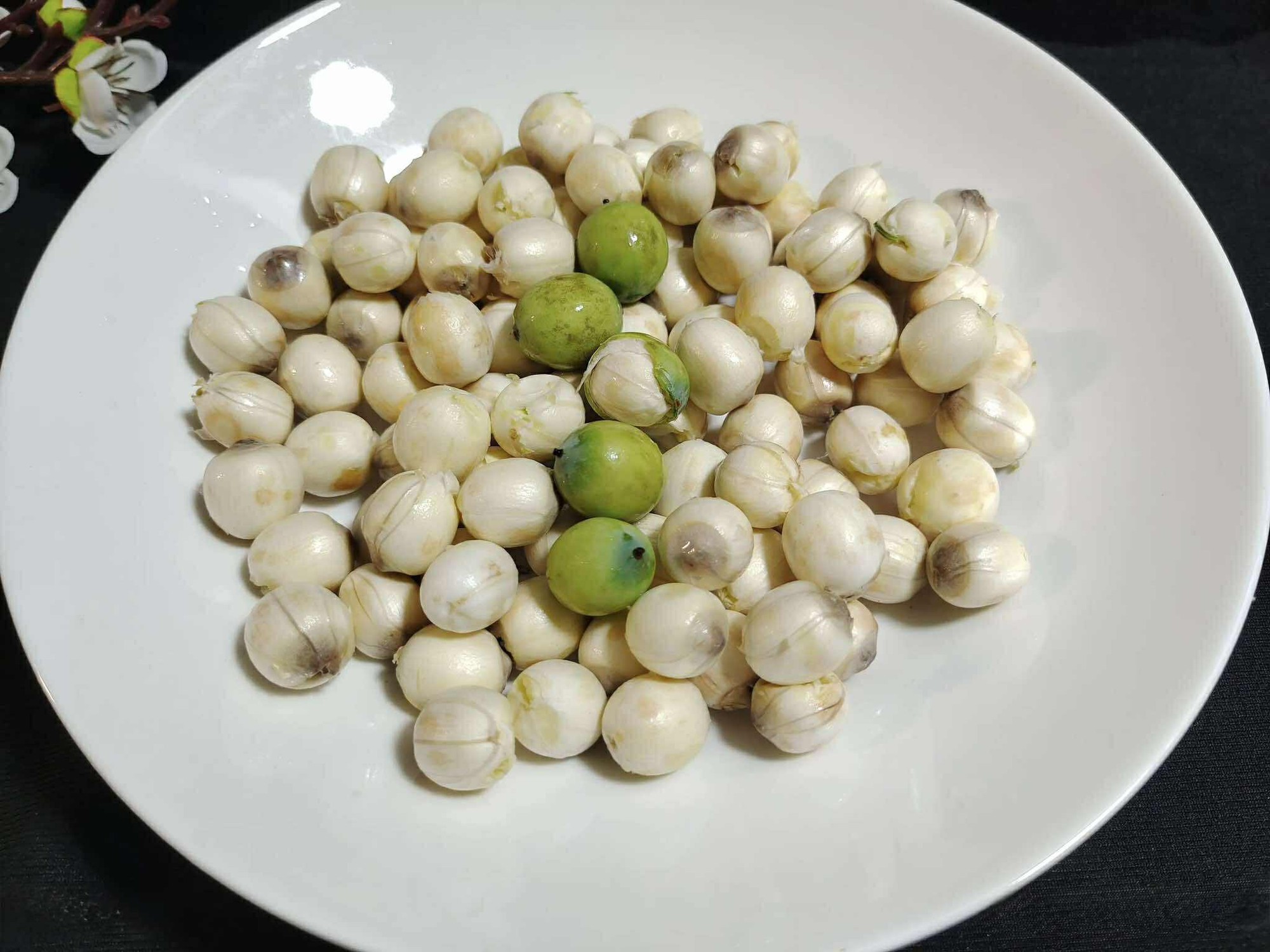 Mẹ tôi chỉ nấu món ăn này vào mùa hè bởi nguyên liệu tươi ngon, chất lượng tuyệt nhất, cả nhà ăn "hết veo"- Ảnh 1.