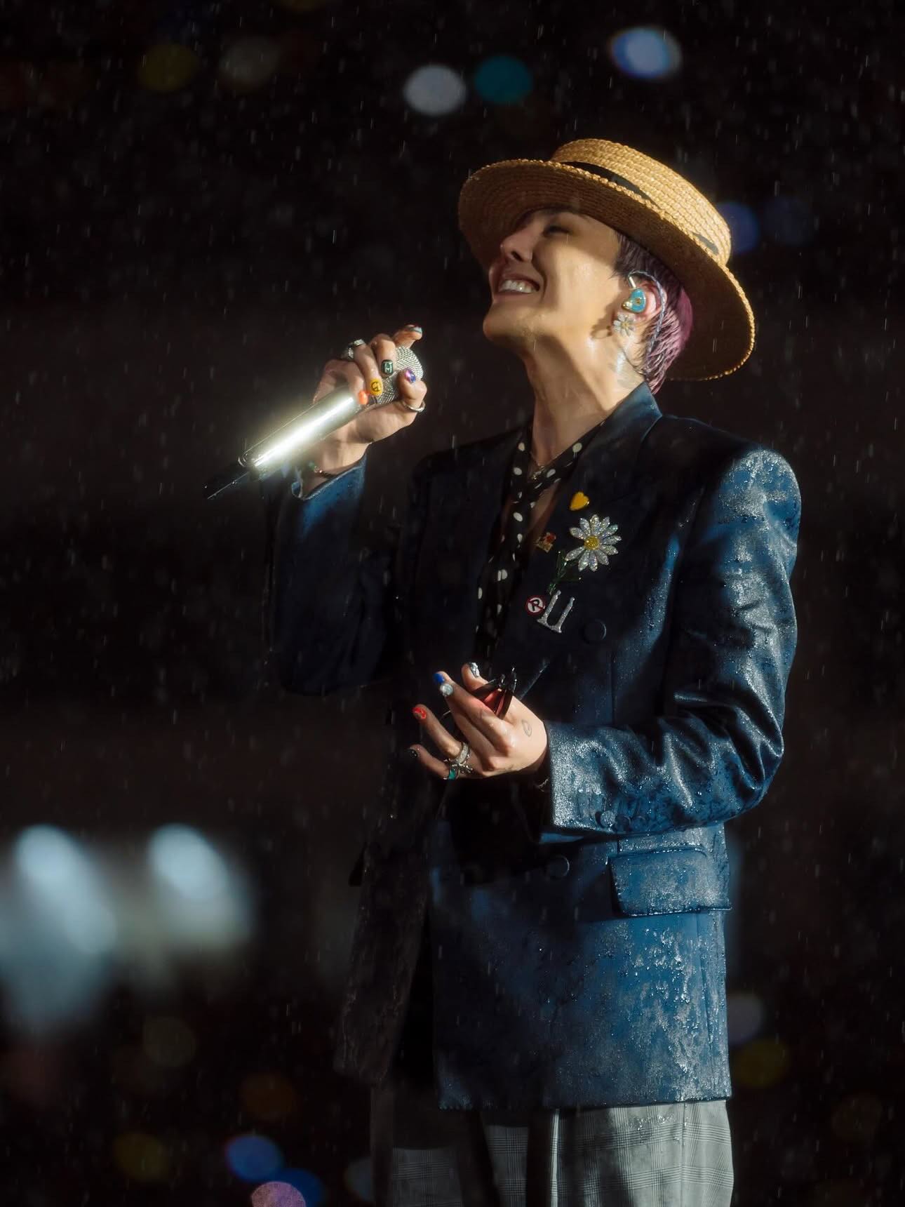 G-Dragon cũng có ngày bắt chước Sơn Tùng M-TP hay sao?- Ảnh 3. G-Dragon cũng có ngày bắt chước Sơn Tùng M-TP hay sao?- Ảnh 3.