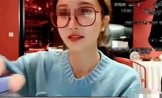Ấm ức vì mất trắng gần 1 tỷ sau ba ngày hẹn hò, fan nam công khai luôn ảnh của bạn gái streamer- Ảnh 1. Ấm ức vì mất trắng gần 1 tỷ sau ba ngày hẹn hò, fan nam công khai luôn ảnh của bạn gái streamer- Ảnh 1.