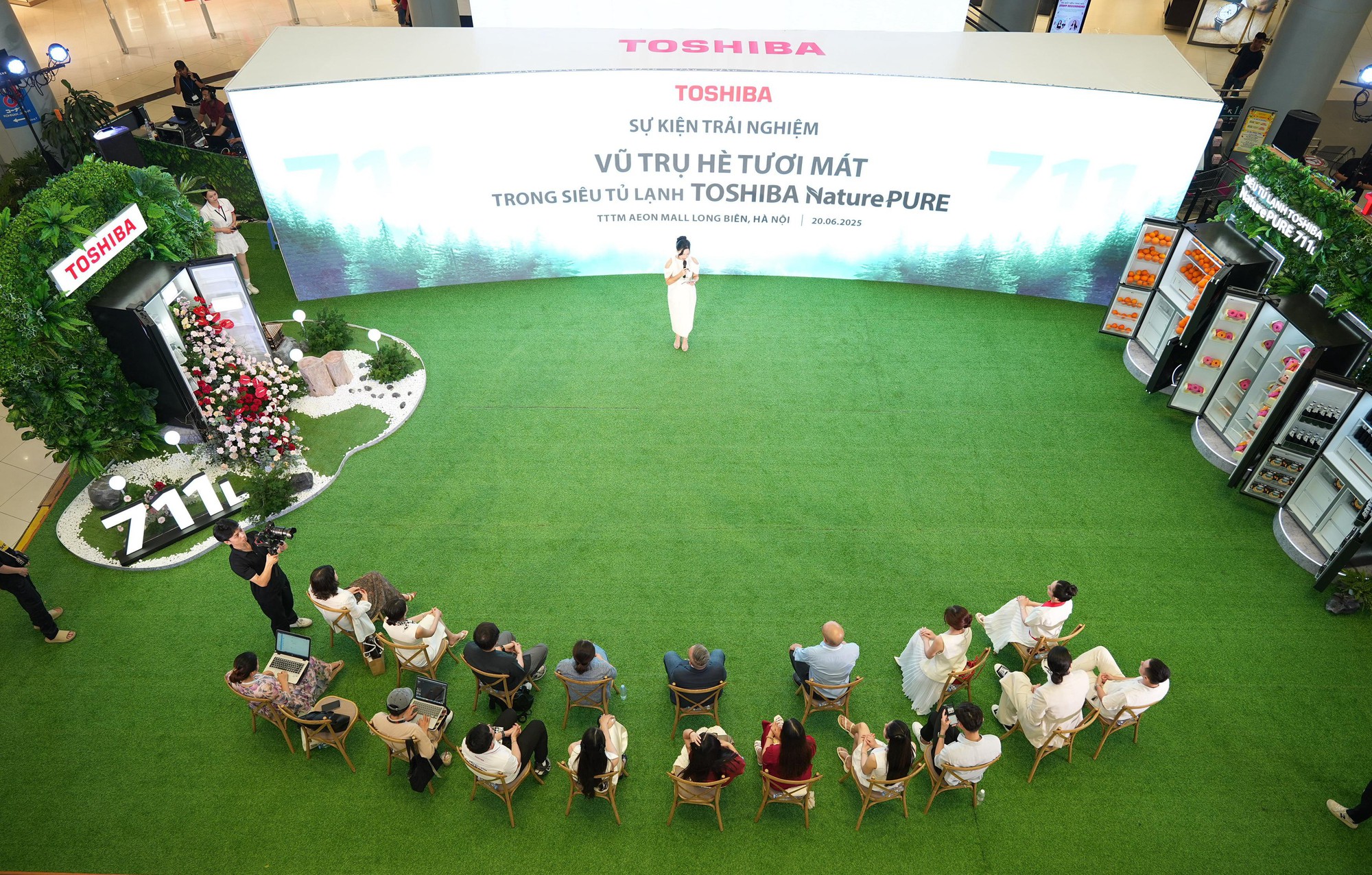 Đổ bộ AEON Mall - khám phá “Vũ trụ hè tươi mát trong siêu tủ lạnh Toshiba NaturePURE 711L”- Ảnh 2.