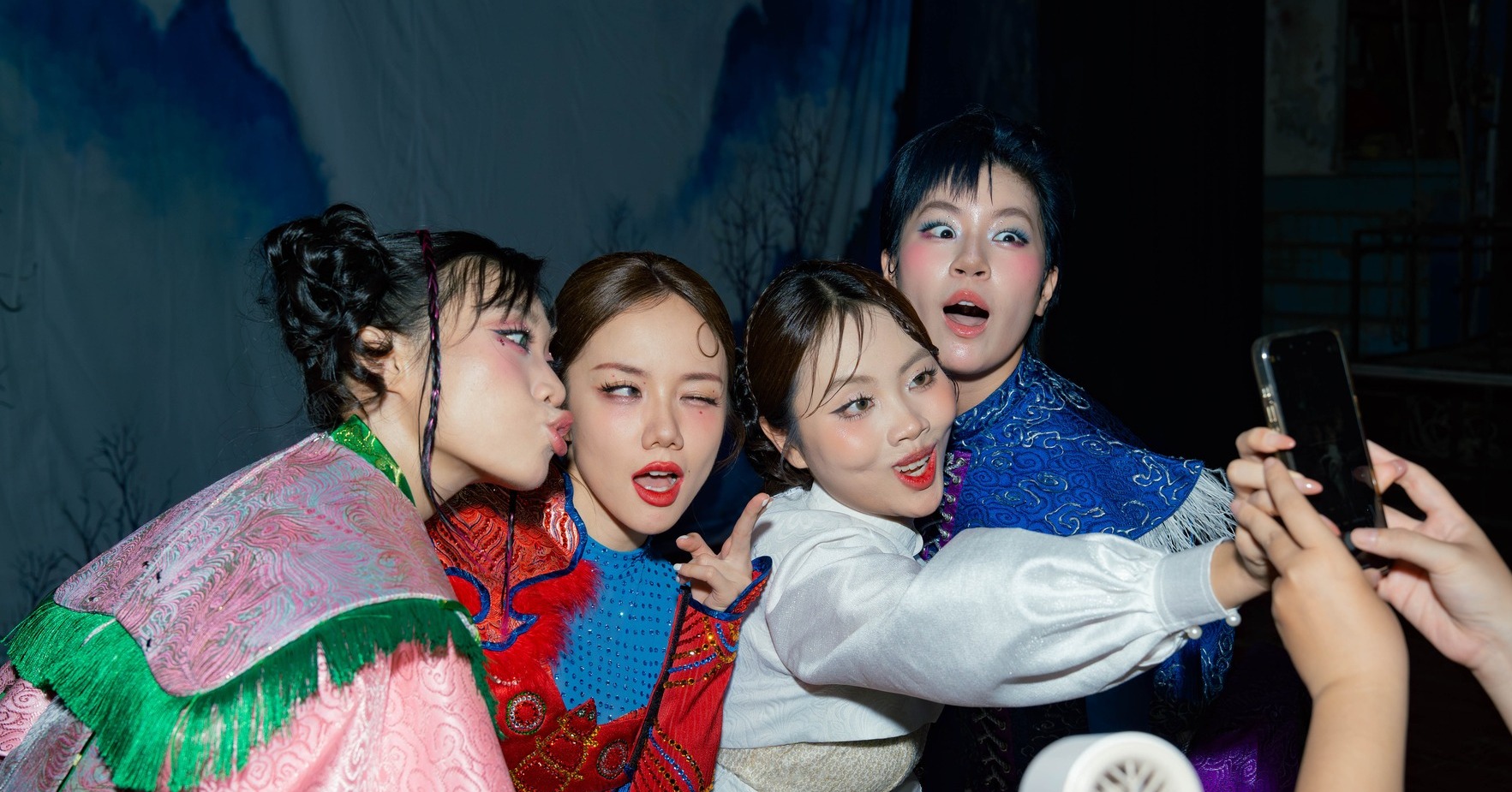 Phương Mỹ Chi bị chê không nhan sắc: Kể khổ với MXH nhưng nhận cái kết "vạn tiễn xuyên tim"- Ảnh 7. Phương Mỹ Chi bị chê không nhan sắc: Kể khổ với MXH nhưng nhận cái kết "vạn tiễn xuyên tim"- Ảnh 7.