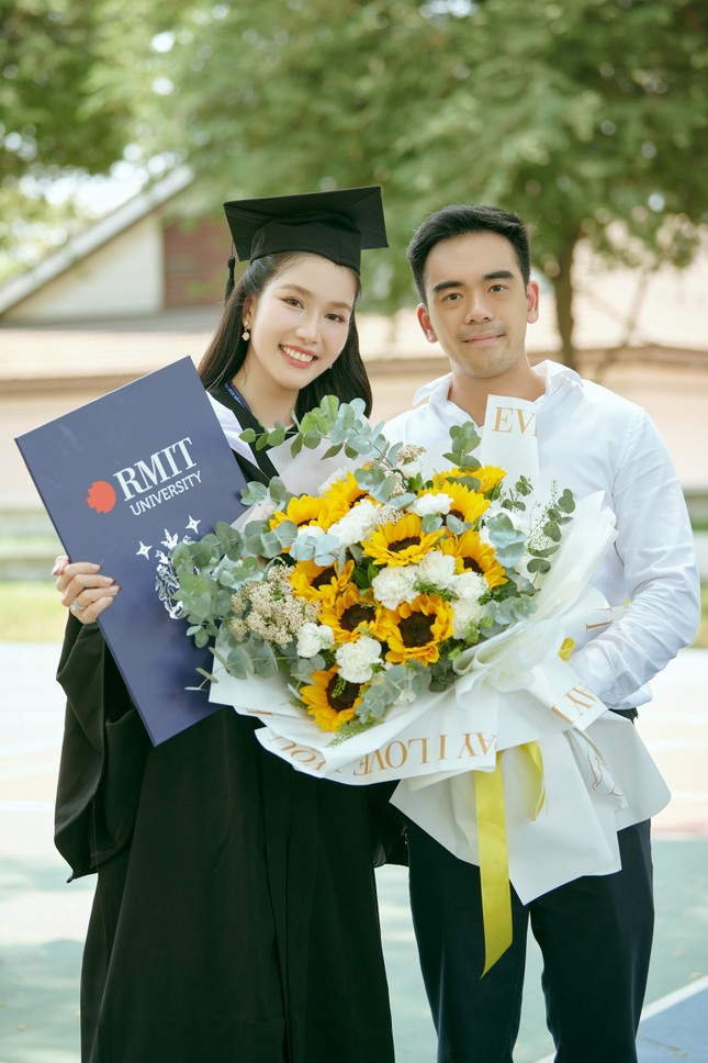 Nhà Sen Vàng mát tay: Dàn hậu lần lượt "chốt đơn" nhà hào môn, ai nấy đều sống như bà hoàng!- Ảnh 10.