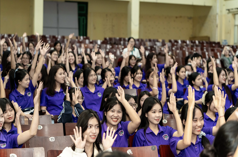 “Đèn đỏ bật – Tự tin không tắt”: Nơi Gen Z cùng mở lòng và yêu thương chính mình hơn trong những “ngày khó ở”- Ảnh 4. “Đèn đỏ bật – Tự tin không tắt”: Nơi Gen Z cùng mở lòng và yêu thương chính mình hơn trong những “ngày khó ở”- Ảnh 4.
