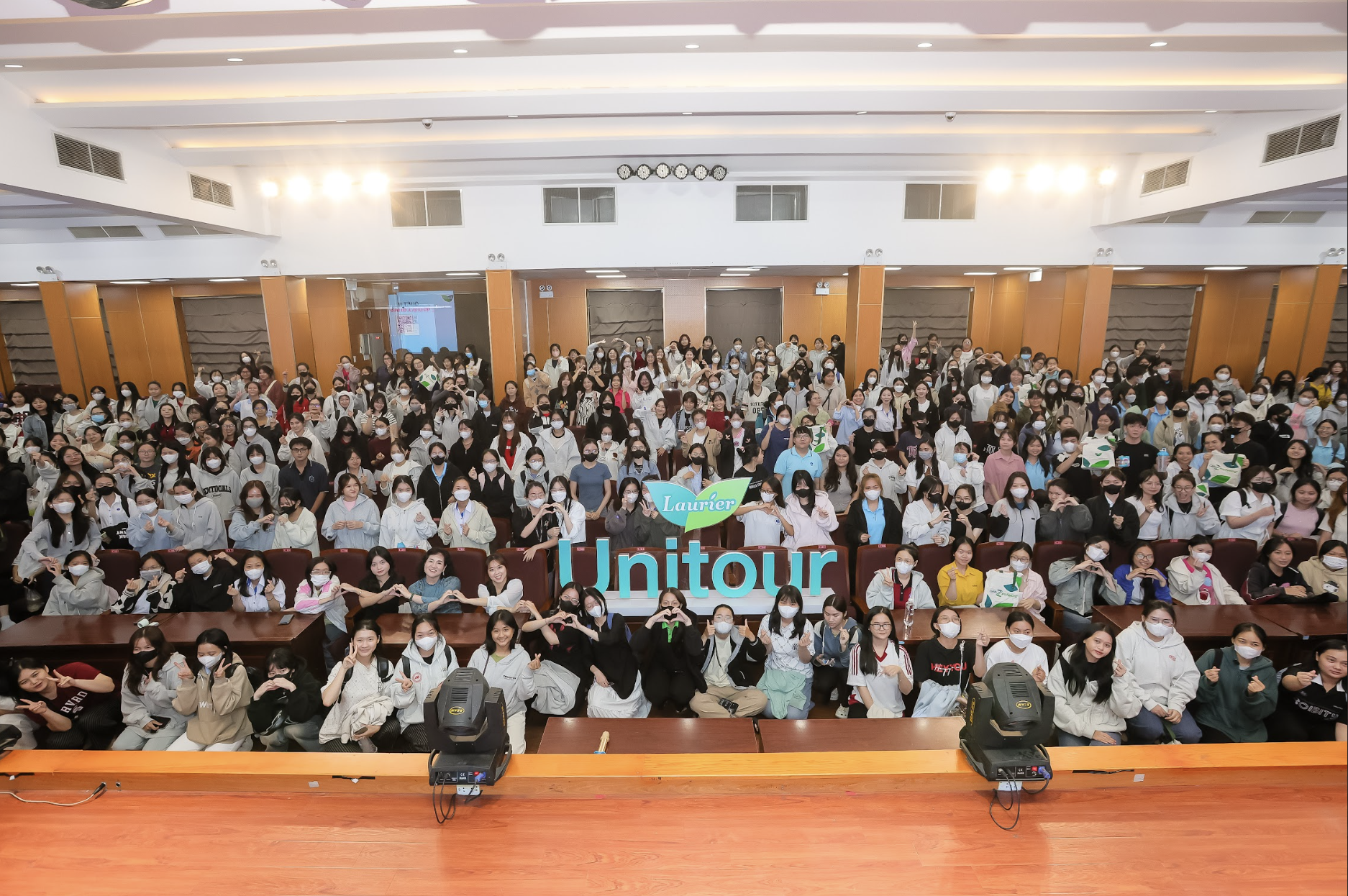 “Đèn đỏ bật – Tự tin không tắt”: Nơi Gen Z cùng mở lòng và yêu thương chính mình hơn trong những “ngày khó ở”- Ảnh 5. “Đèn đỏ bật – Tự tin không tắt”: Nơi Gen Z cùng mở lòng và yêu thương chính mình hơn trong những “ngày khó ở”- Ảnh 5.