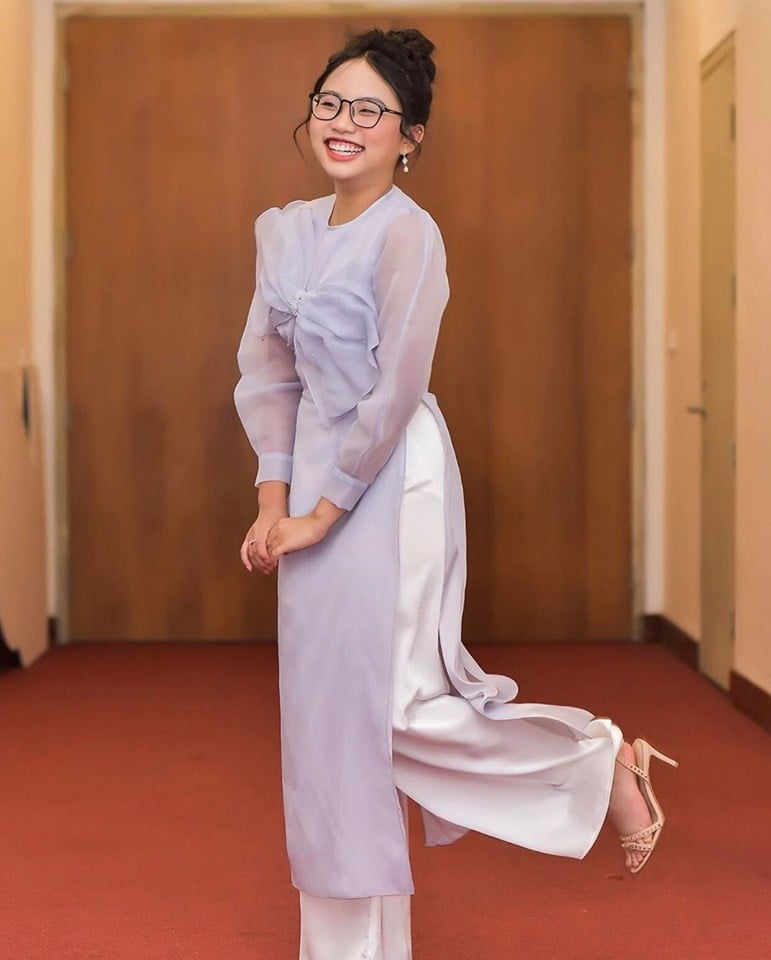 Phương Mỹ Chi bị chê không nhan sắc: Kể khổ với MXH nhưng nhận cái kết "vạn tiễn xuyên tim"- Ảnh 17. Phương Mỹ Chi bị chê không nhan sắc: Kể khổ với MXH nhưng nhận cái kết "vạn tiễn xuyên tim"- Ảnh 17.