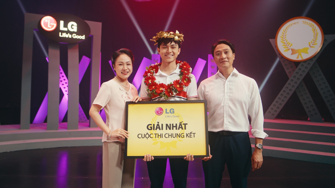 "Thấu cảm chạm Thương yêu" cán mốc 3,5 triệu lượt xem sau 3 ngày ra mắt- Ảnh 2. "Thấu cảm chạm Thương yêu" cán mốc 3,5 triệu lượt xem sau 3 ngày ra mắt- Ảnh 2.