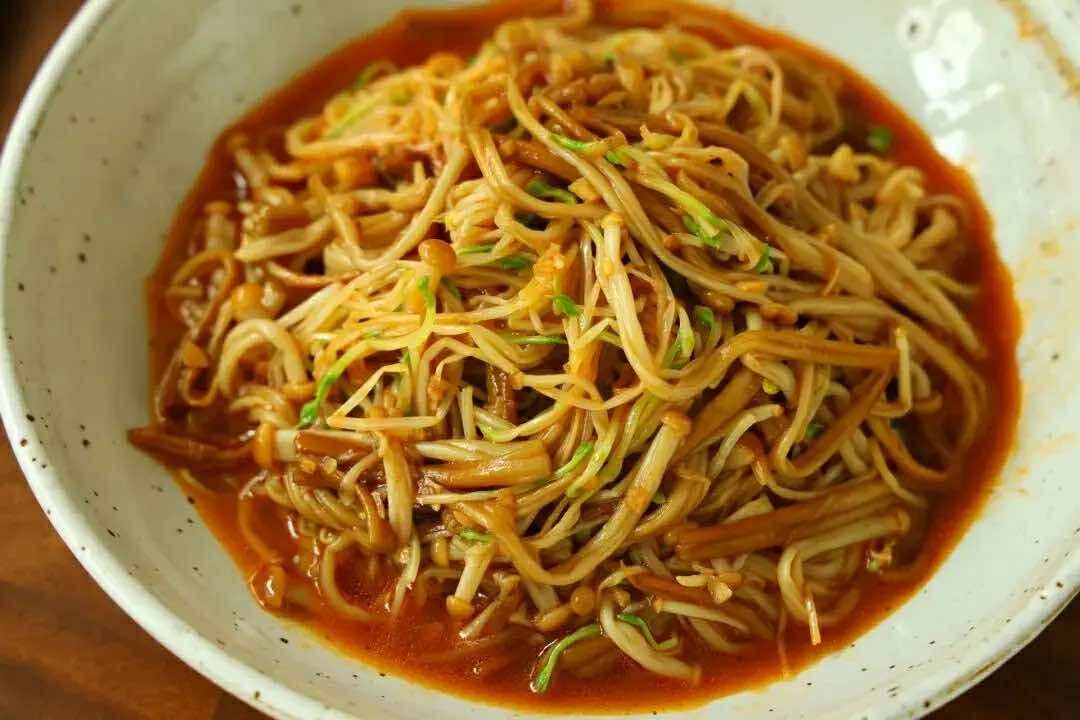 Trời nóng, bạn nên ăn món này: Chỉ cần trộn đều cùng nước sốt "gây ghiền" là có món ăn giòn, mát lại đẹp da- Ảnh 5.