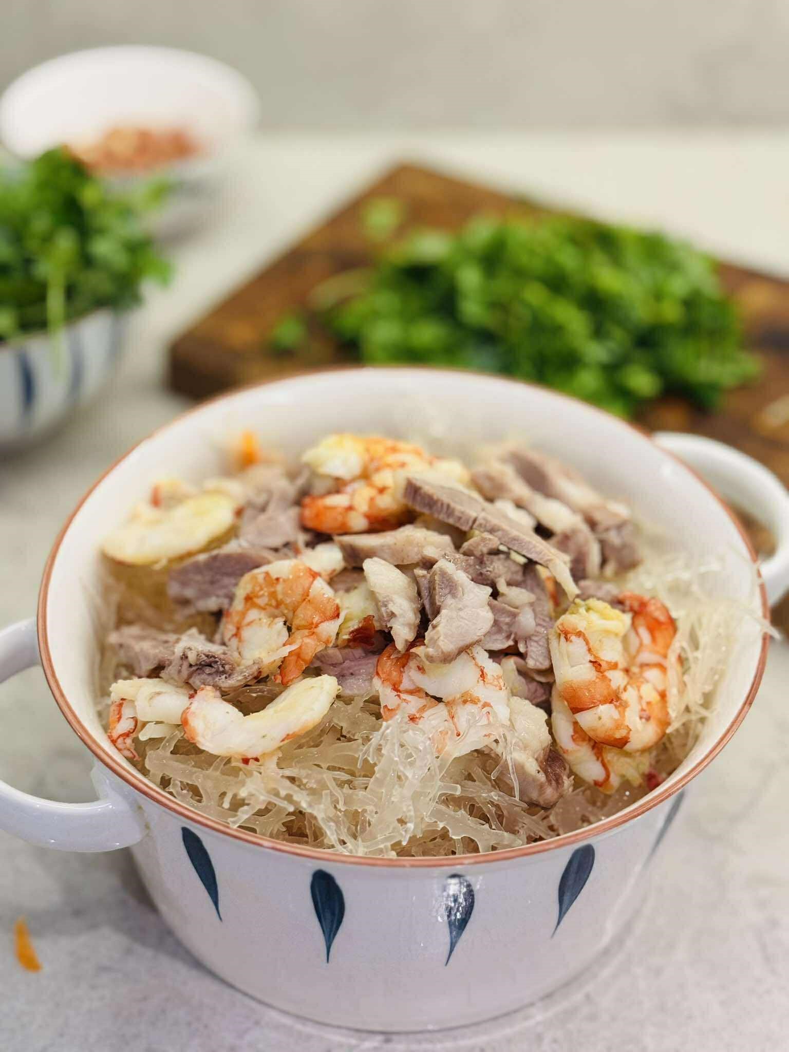 Bữa cơm cuối tuần làm ngay món trộn này: Giòn mát, đủ rau và thịt đưa cơm vô cùng- Ảnh 8.