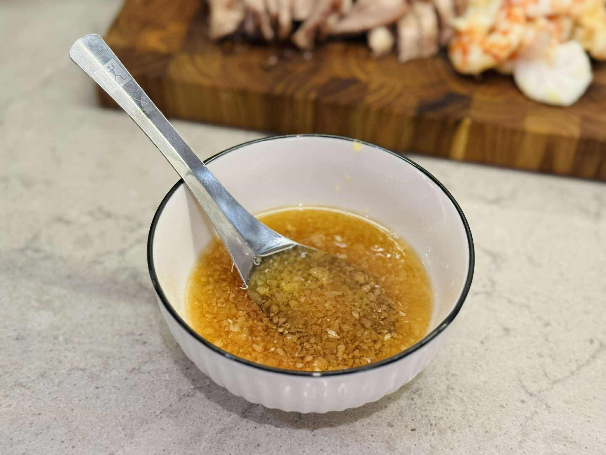 Bữa cơm cuối tuần làm ngay món trộn này: Giòn mát, đủ rau và thịt đưa cơm vô cùng- Ảnh 6.