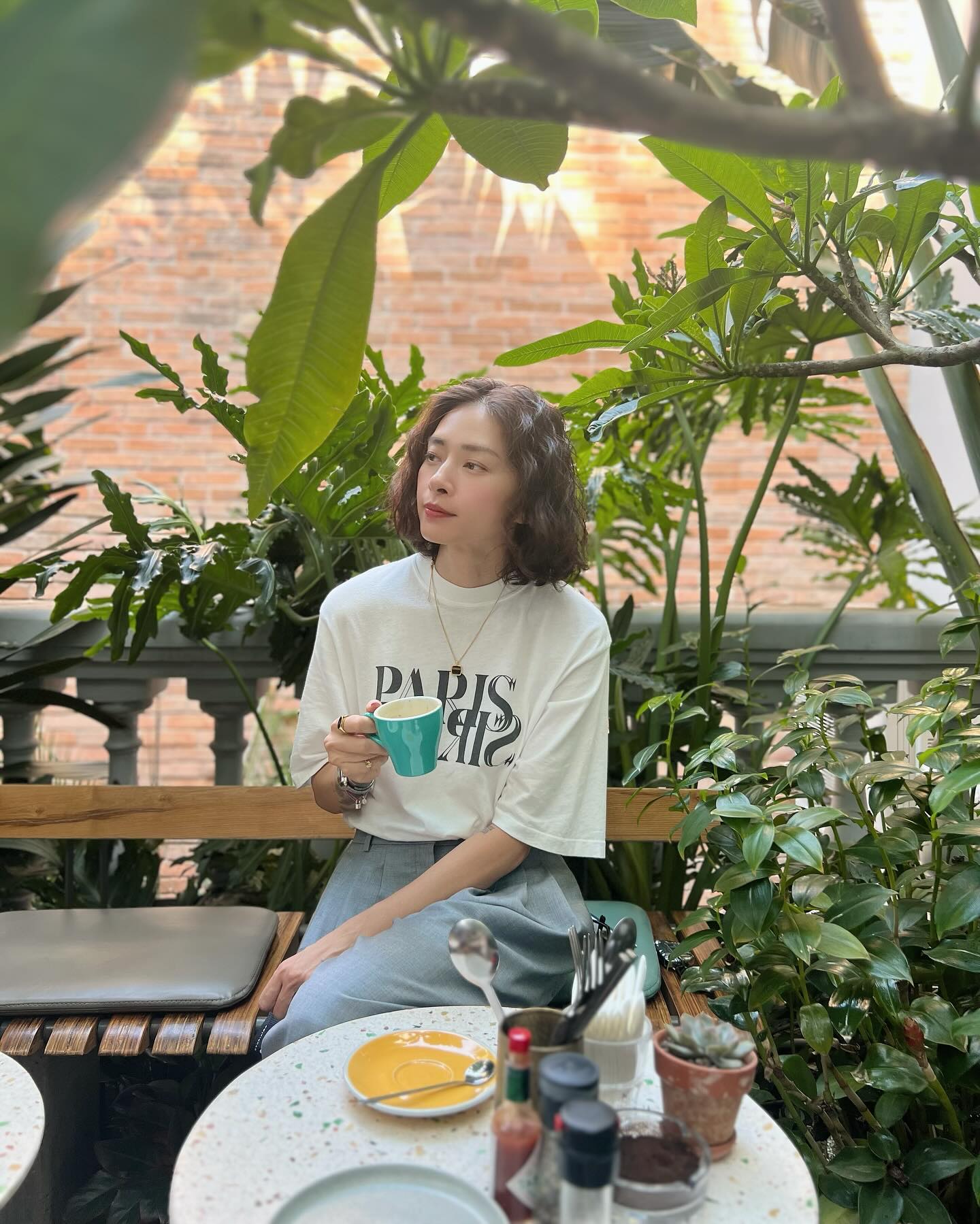5 mẫu áo mùa hè hack tuổi tốt nhất cho phụ nữ 40+, mặc lên trẻ trung nhưng vẫn chuẩn thanh lịch- Ảnh 10.