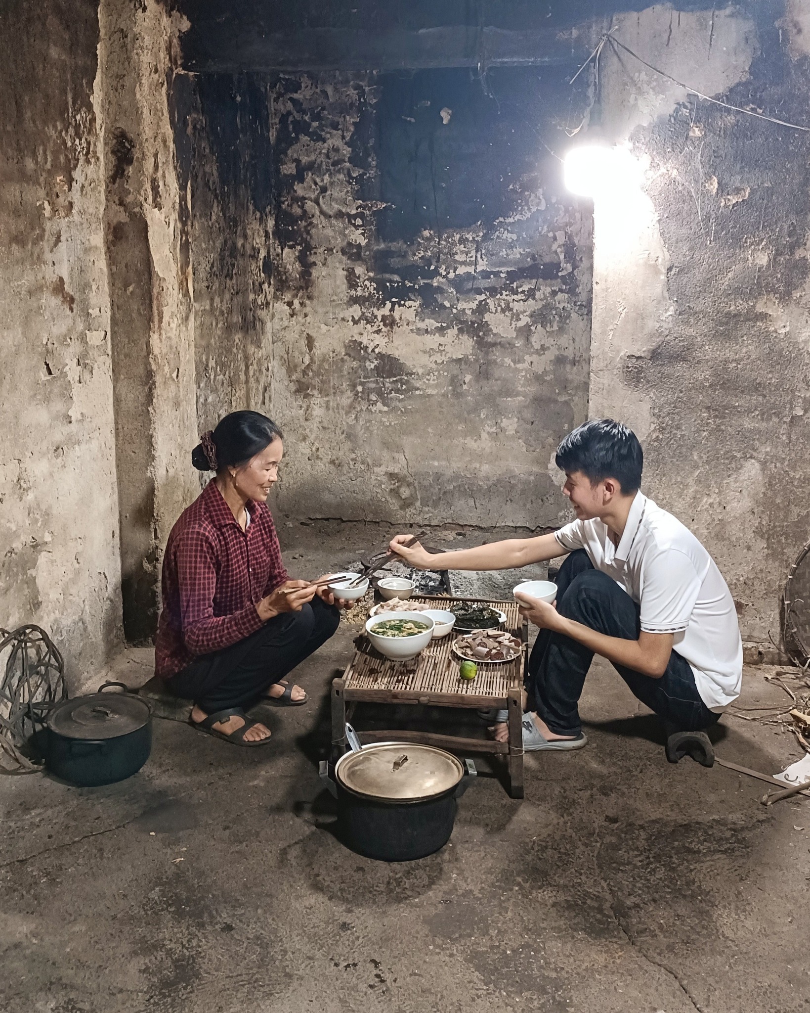 Mâm cơm gia đình Việt xưa và nay- Ảnh 2.