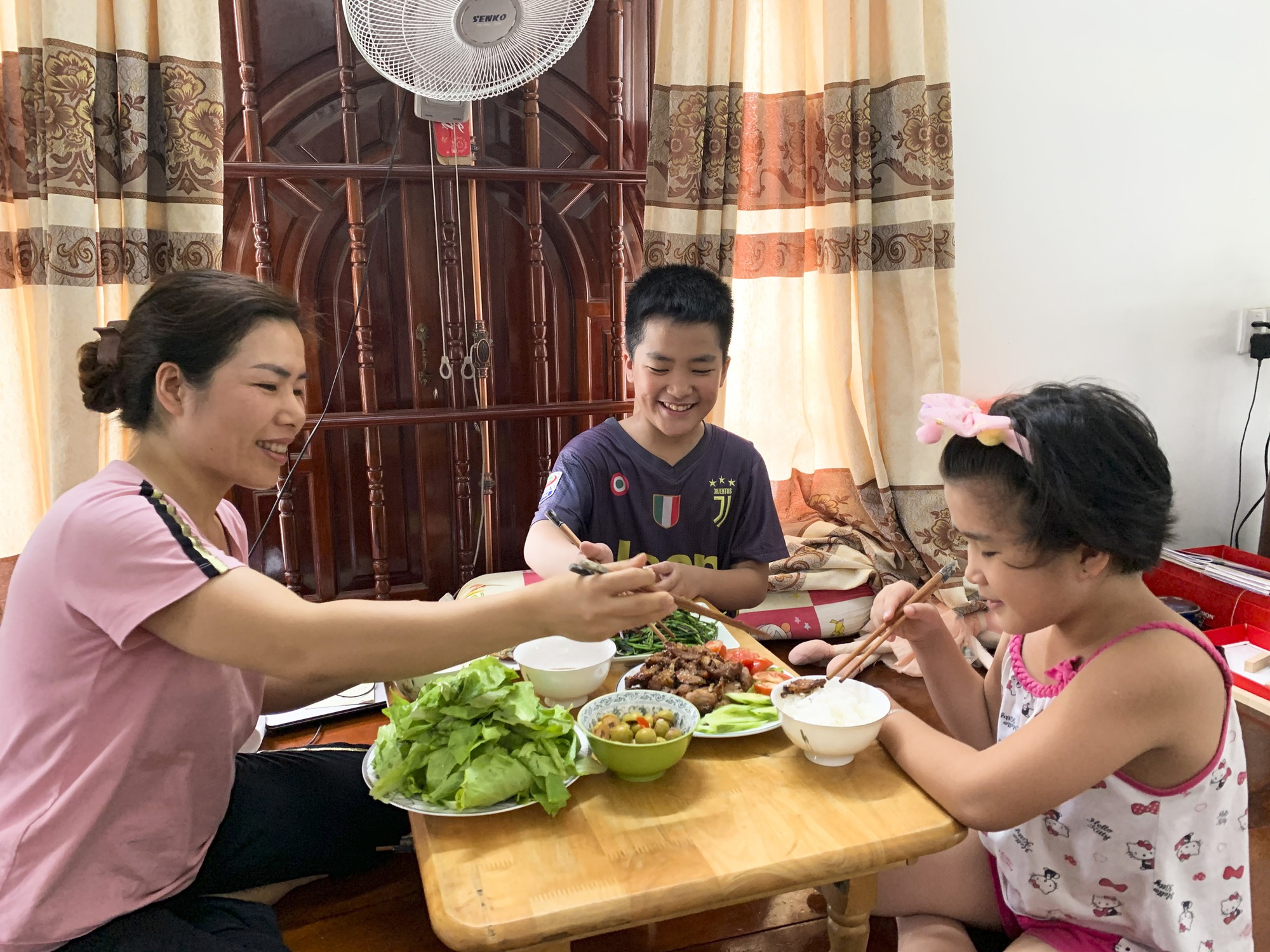 Mâm cơm gia đình Việt xưa và nay- Ảnh 9.