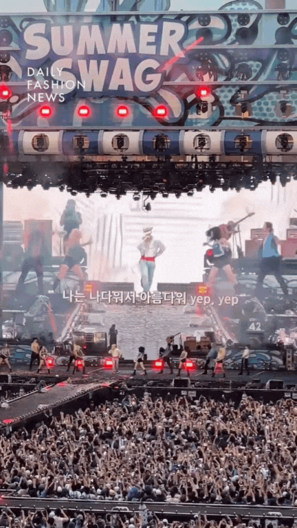 “Luỵ” mưa Hà Nội, G-Dragon sang Hàn đốt cháy sân khấu dưới làn nước, mỹ nhân hát hay nhất BLACKPINK cũng tham gia!- Ảnh 1.