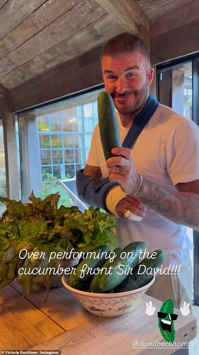 Beckham ôm cánh tay băng bó xuất hiện sau ca mổ, tâm trạng thế nào khi bị con cả bất hiếu phớt lờ?- Ảnh 3.