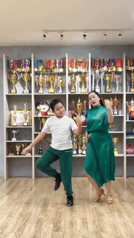 Con trai Khánh Thi-Phan Hiển: 10 tuổi cao gần bằng bố, là "thần đồng dancesport" vô địch thế giới nhưng... lười nhảy mất rồi!- Ảnh 3.