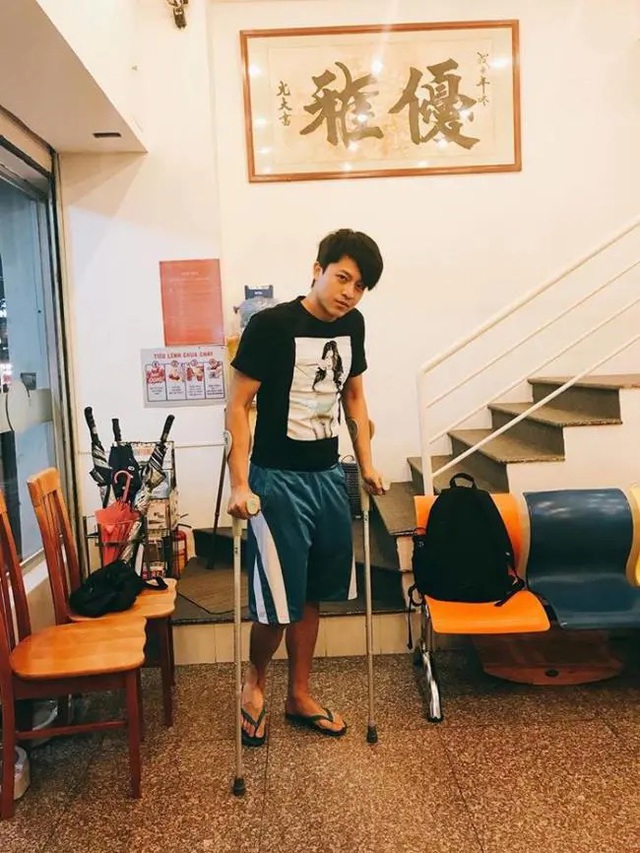Nam diễn viên Vbiz bị tai nạn kinh hoàng: Gương mặt biến dạng hoàn toàn, phải phẫu thuật tới 20 lần- Ảnh 4.