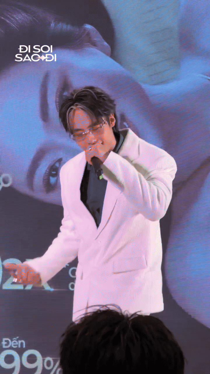 Nam ca sĩ từ TikToker thành Anh Trai Say Hi: Visual vạn người mê còn giọng hát thì chê- Ảnh 1.
