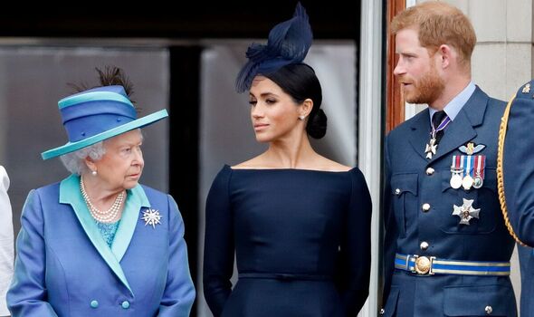 Tranh cãi về tên của Công chúa Lilibet: Harry và Meghan đã thông báo với Nữ vương quá cố như thế nào?- Ảnh 2.