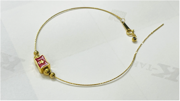 Charm vàng 18k Quốc kỳ Việt Nam dịp 30/4 và 2/9 được mọi lứa tuổi yêu thích- Ảnh 4.