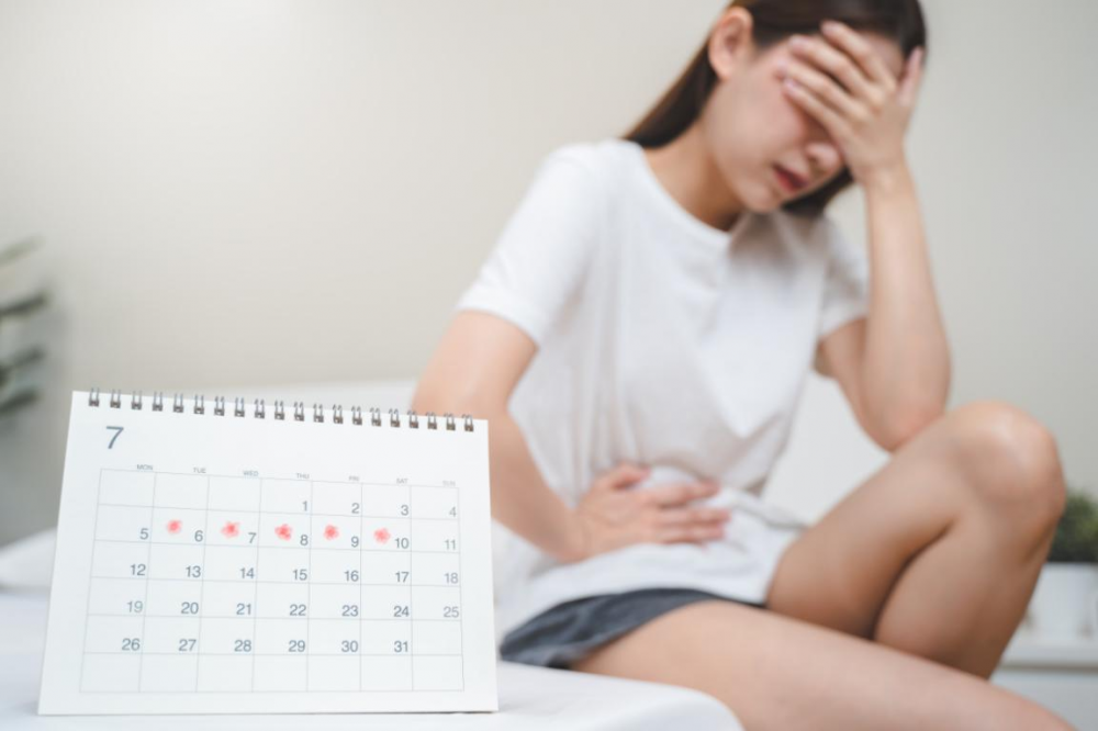 Bí mật 28 ngày: Cẩm nang sức khỏe cho bé gái về chu kỳ kinh nguyệt
