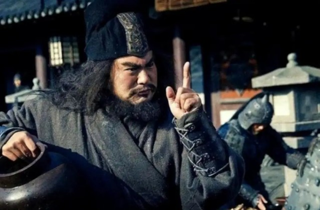 Trương Phi say rượu không thể chiến đấu, Lữ Bố biết vẫn bỏ qua cơ hội: Hãy xem ai chống lưng cho ông ta?- Ảnh 1.