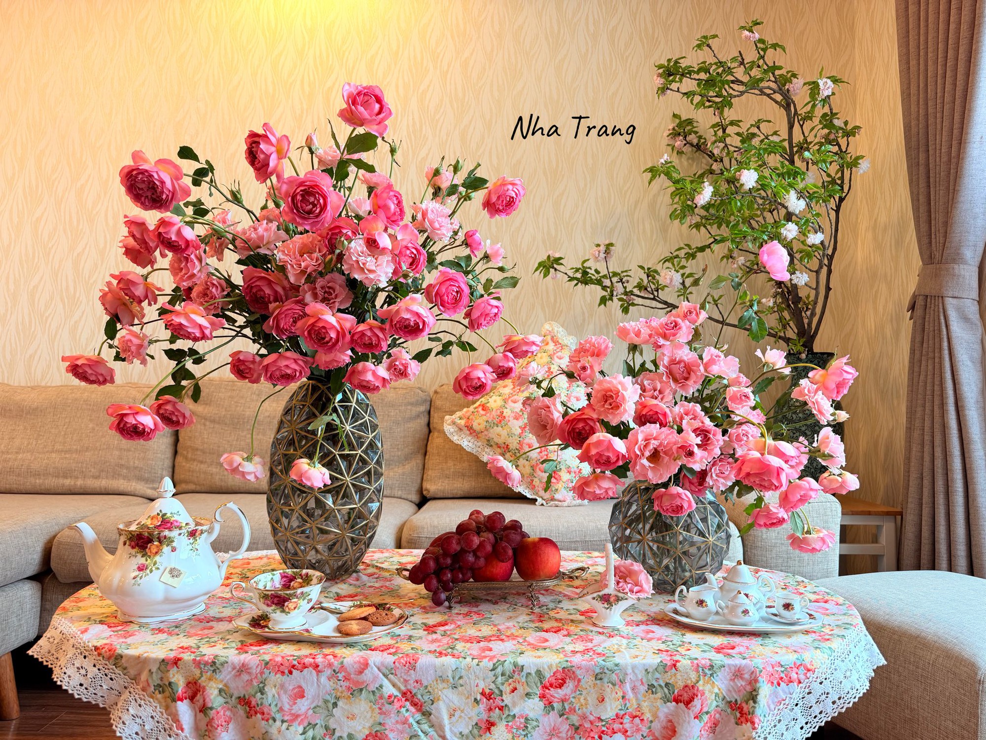 Quý cô Hà thành mê cắm hoa, thích căn nhà ướp hương tự nhiên hơn bất kì mùi nước hoa đắt tiền nào khác!- Ảnh 5.