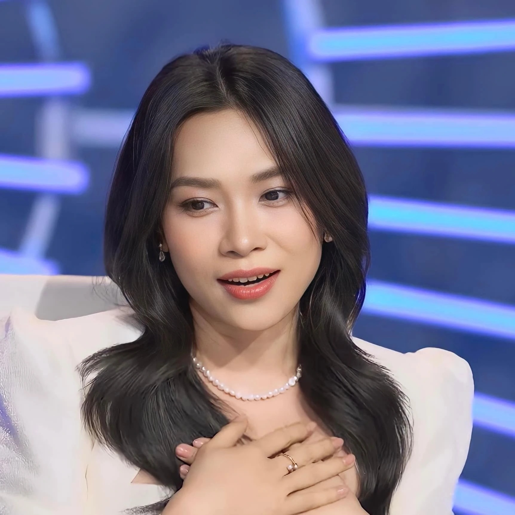 Mỹ Tâm càng ngày càng trẻ nhờ kết thân 1 kiểu ăn, chăm uống 1 loại nước giải nhiệt, giàu collagen của người Việt- Ảnh 2. Mỹ Tâm càng ngày càng trẻ nhờ kết thân 1 kiểu ăn, chăm uống 1 loại nước giải nhiệt, giàu collagen của người Việt- Ảnh 2.