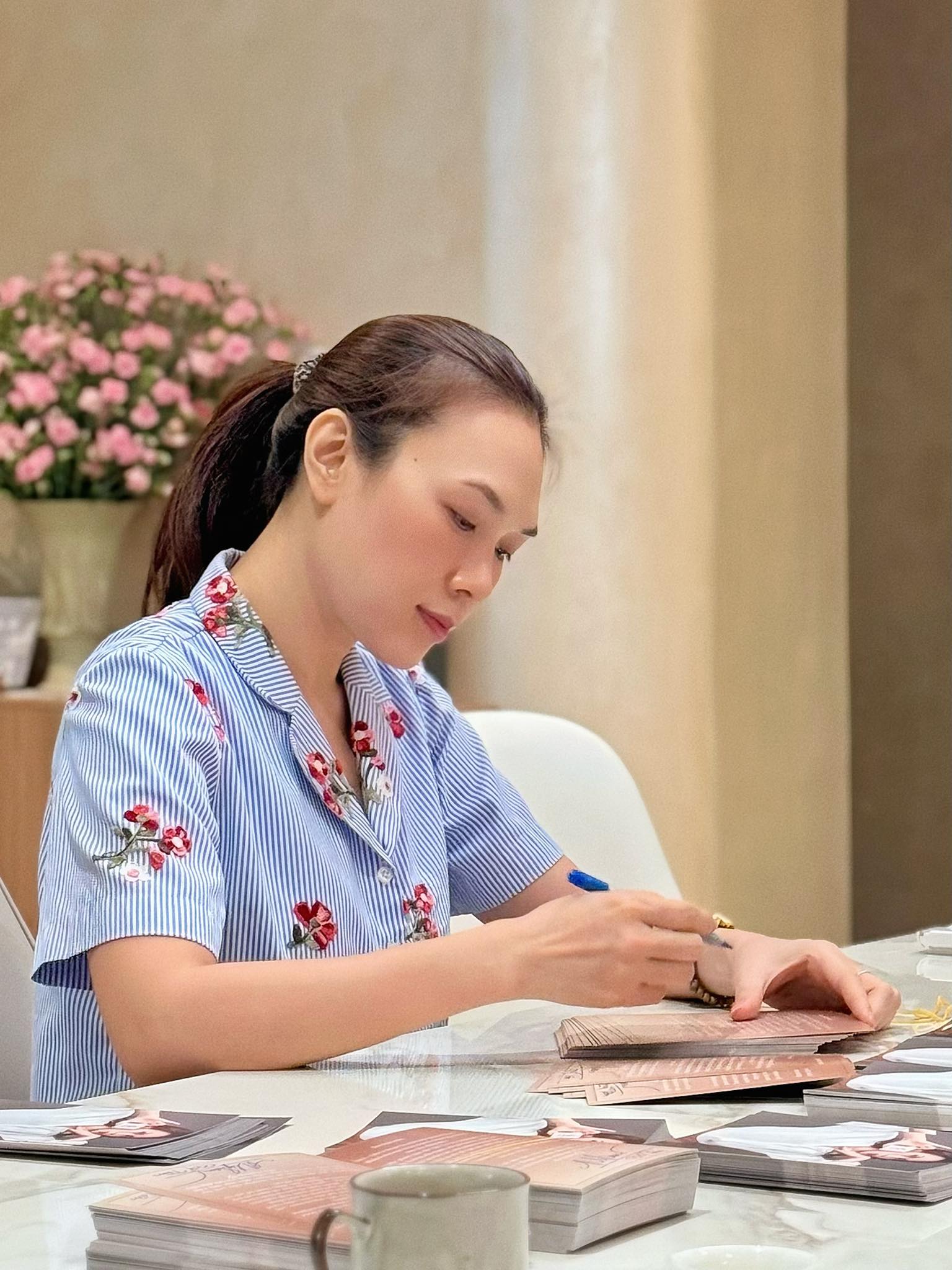 Mỹ Tâm càng ngày càng trẻ nhờ kết thân 1 kiểu ăn, chăm uống 1 loại nước giải nhiệt, giàu collagen của người Việt- Ảnh 6. Mỹ Tâm càng ngày càng trẻ nhờ kết thân 1 kiểu ăn, chăm uống 1 loại nước giải nhiệt, giàu collagen của người Việt- Ảnh 6.