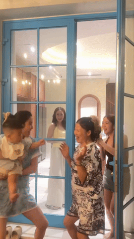 Quang Hải vắng nhà, Chu Thanh Huyền thoải mái nhảy tưng tưng cùng mẹ chồng, thái độ của bố chồng mới gây sốt- Ảnh 1.