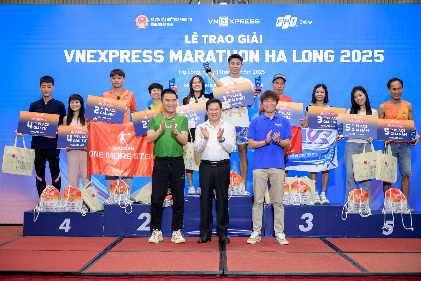 Herbalife Việt Nam tiếp tục đồng hành cùng VnExpress Marathon Hạ Long 2025- Ảnh 8. Herbalife Việt Nam tiếp tục đồng hành cùng VnExpress Marathon Hạ Long 2025- Ảnh 8.