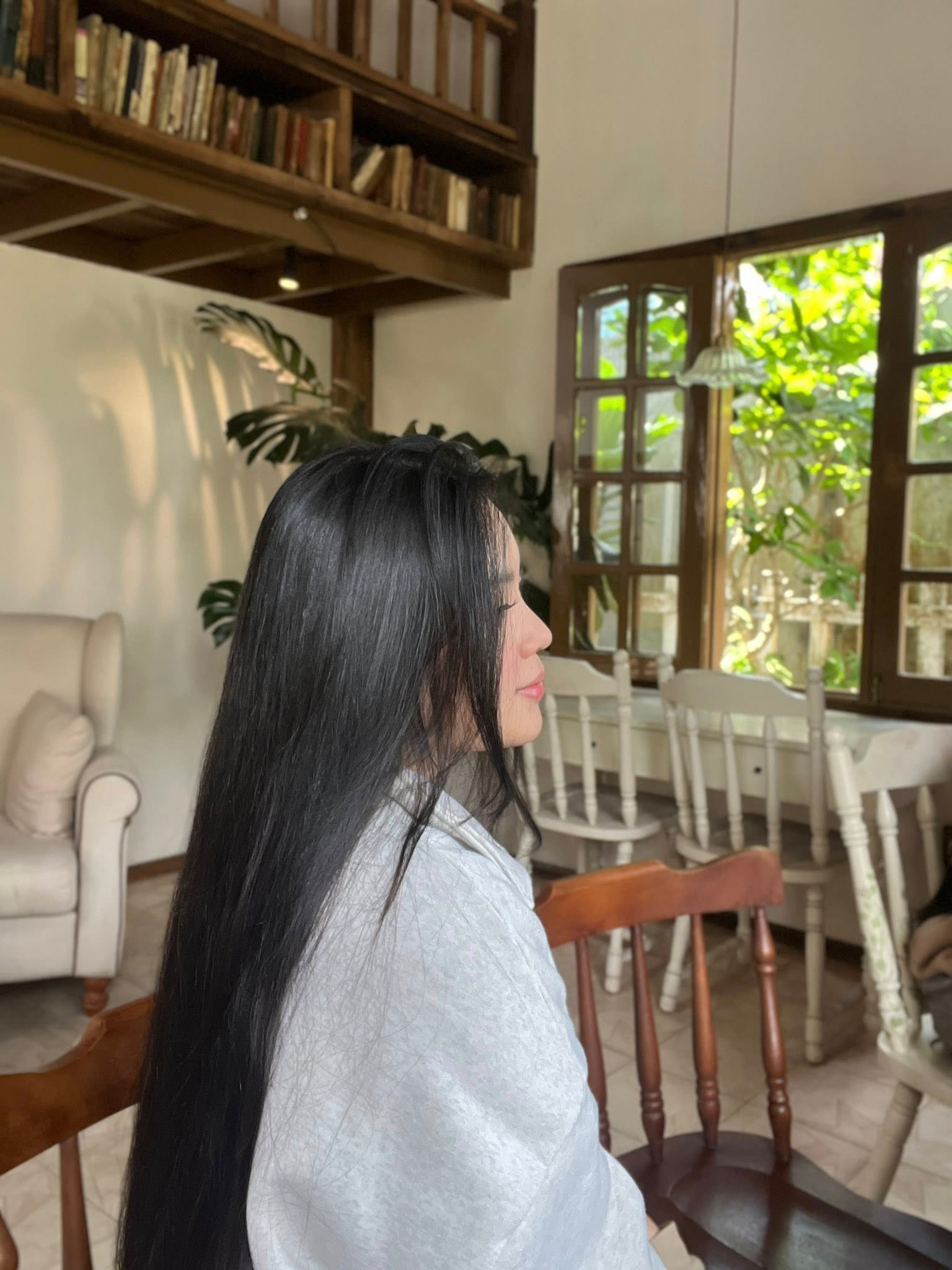 Từng bị hư tổn, gãy rụng cả búi do nhuộm tẩy tóc, cô nàng "hồi sinh" mái tóc nhờ bước ủ tóc tại nhà- Ảnh 11.