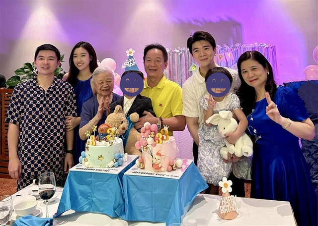 Hai mặt của ông bố đơn thân nghìn tỷ nhà bầu Hiển gây sốt- Ảnh 4. Hai mặt của ông bố đơn thân nghìn tỷ nhà bầu Hiển gây sốt- Ảnh 4.