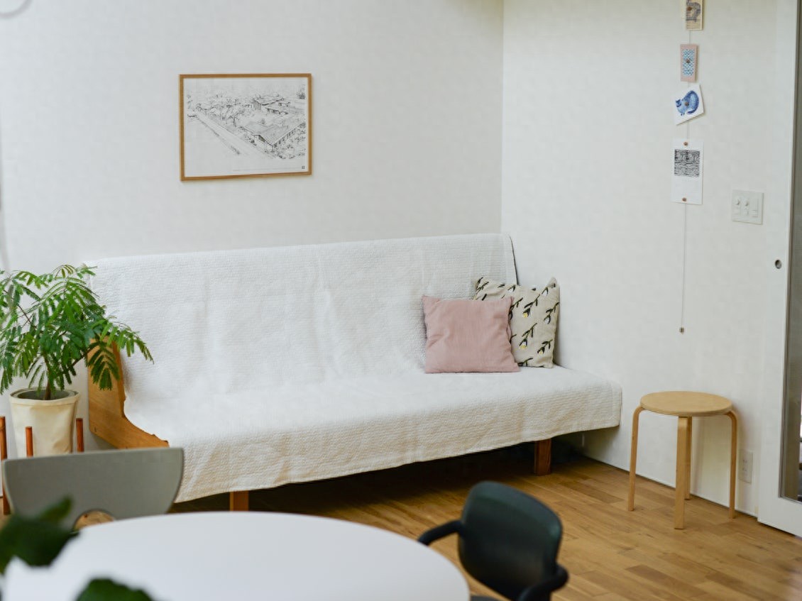 Tôi bắt đầu vứt 10 món mỗi ngày trong 100 ngày – và nhận lại một cuộc sống nhẹ nhõm hơn bao giờ hết- Ảnh 1.